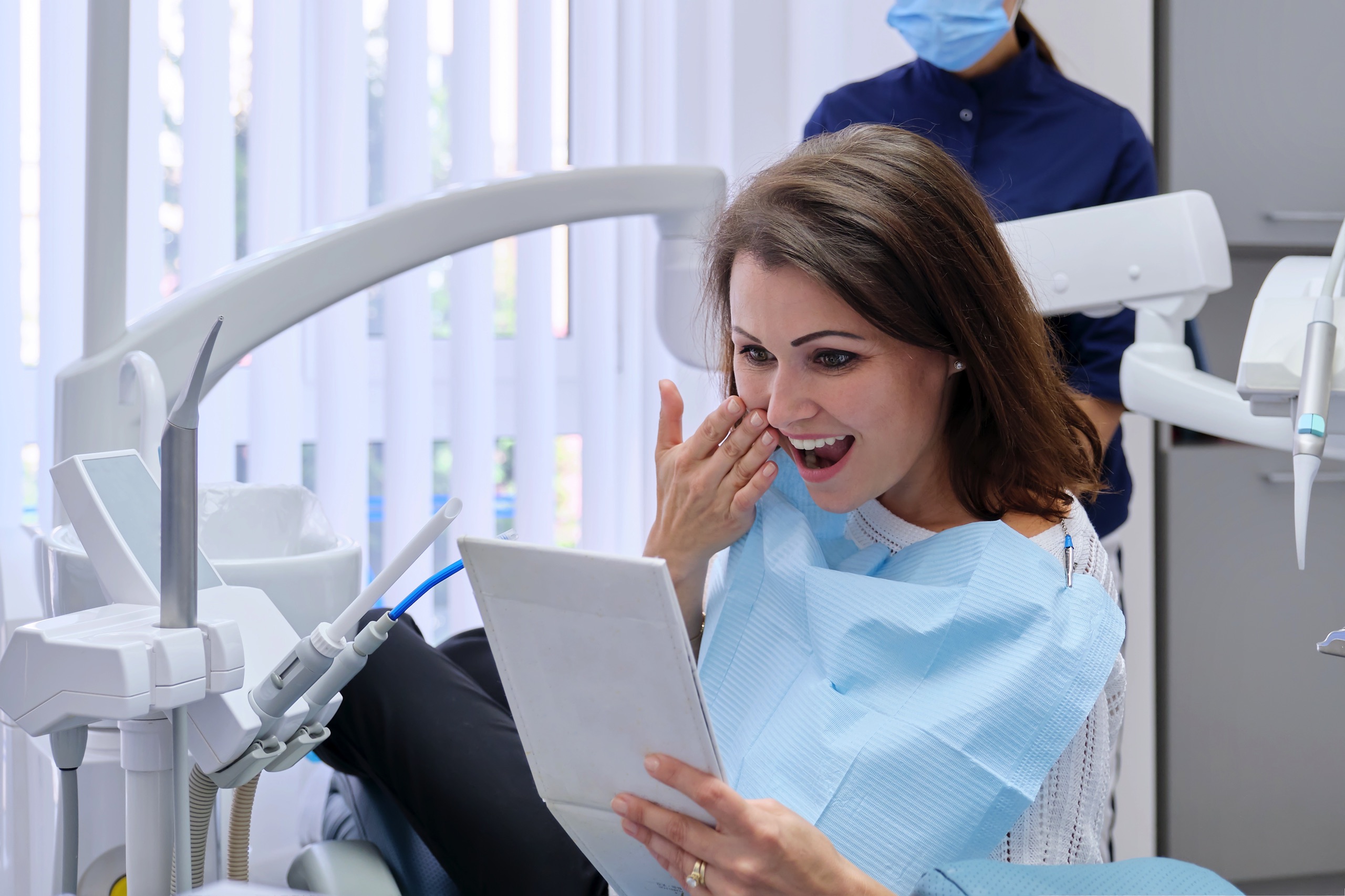 Implantologia a carico immediato: Un sorriso completo senza attese